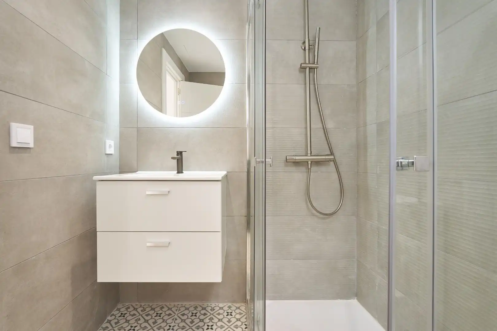 Bathroom of Flat for sale in Zaragoza