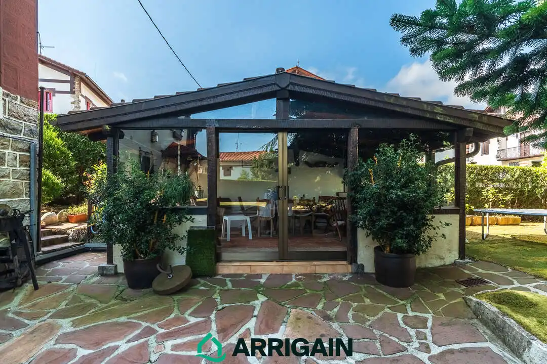 Casa o chalet en venta en Irun  con Calefacción, Jardín privado y Terraza