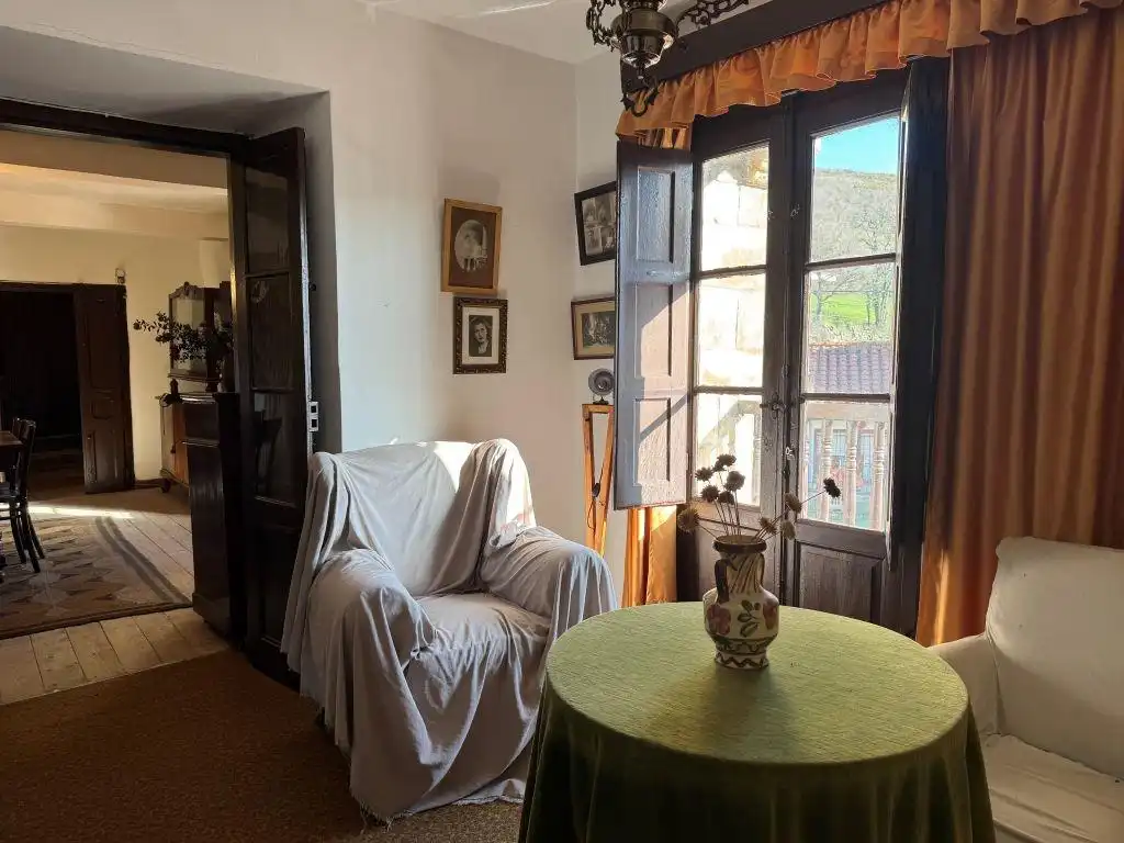Sala de estar de Casa o chalet en venta en Arenas de Iguña con Jardín privado, Terraza y Trastero