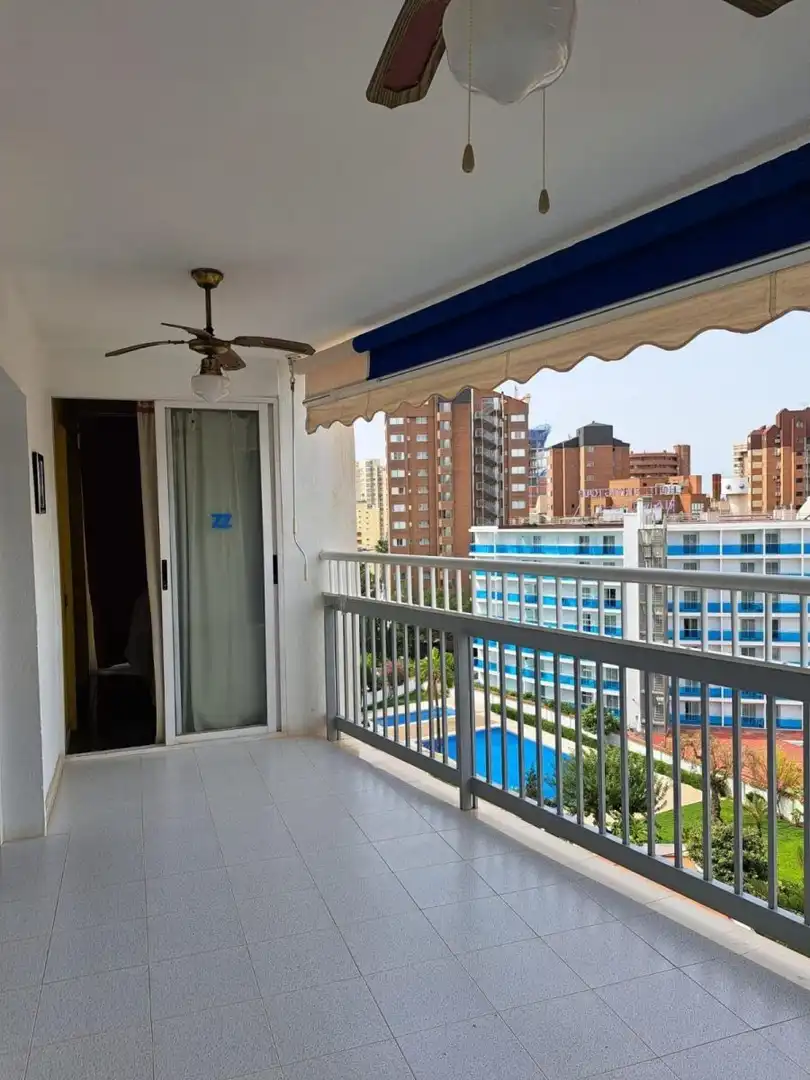 Appartement compact avec piscine à vendre à Calle LONDRES, imagen 3