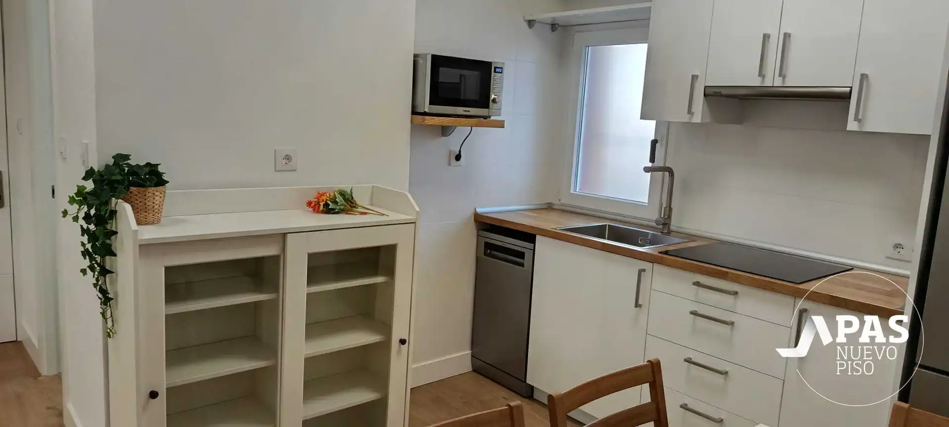 Küche von Wohnung zur Miete in Santander mit Heizung, Ofen und Waschmaschine