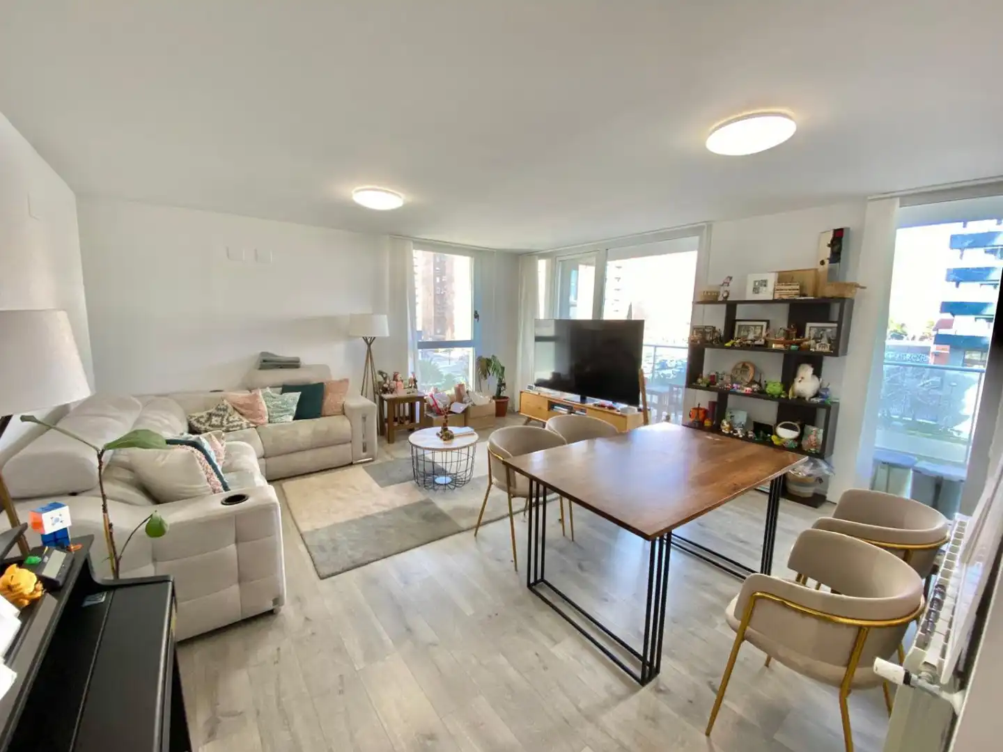 Living room of Flat for sale in Valencia  with Air Conditioner, Parquet flooring and Storage room