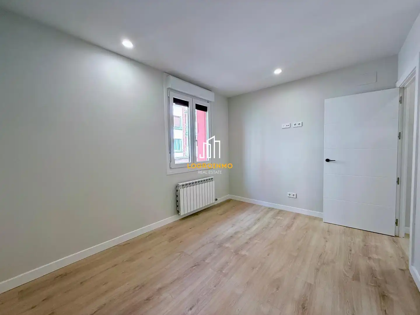 Habitación de Piso en venta en  Logroño con Calefacción, Parquet y Balcón