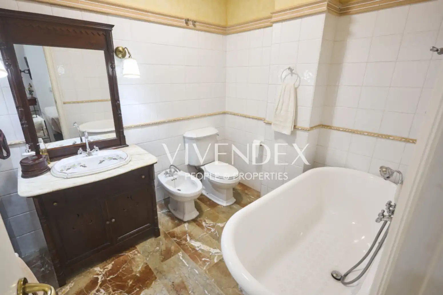 Bathroom of Houses for sale in Sant Vicenç Dels Horts  with Terrace