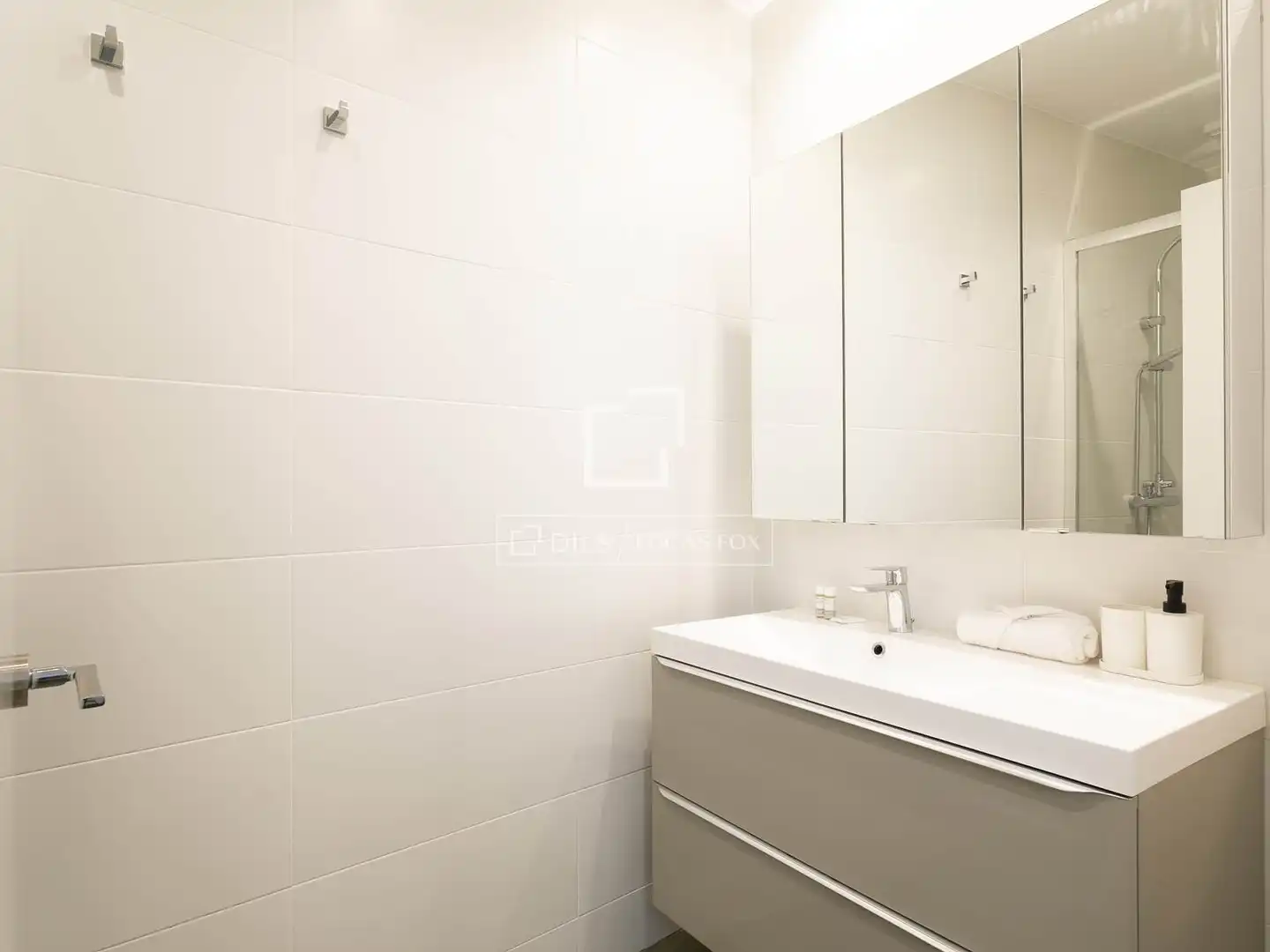 Bathroom of Flat for sale in Barcelona  with Air Conditioner, Terrace and Furnished