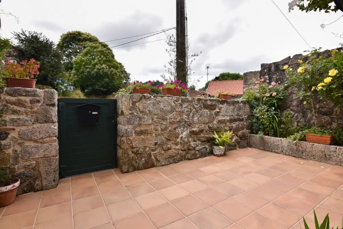 Jardí de Casa o xalet en venda en Mondariz amb Jardí privat, Terrassa i Traster