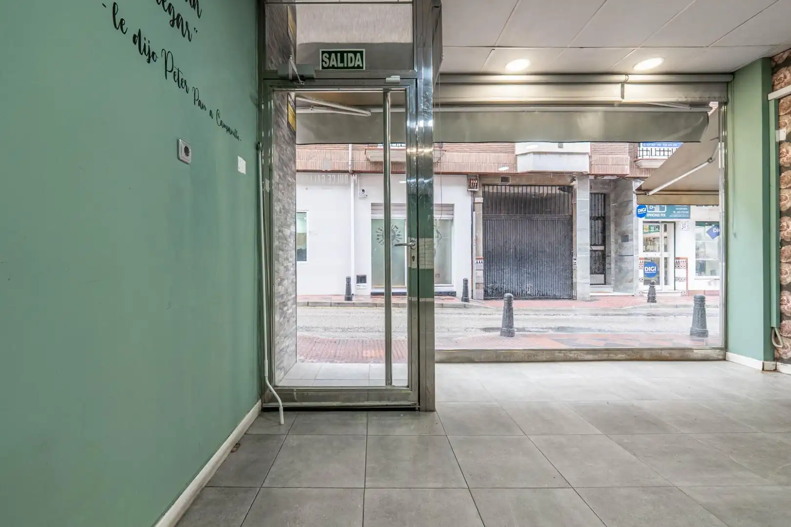 Local en venta en Armilla con Aire acondicionado