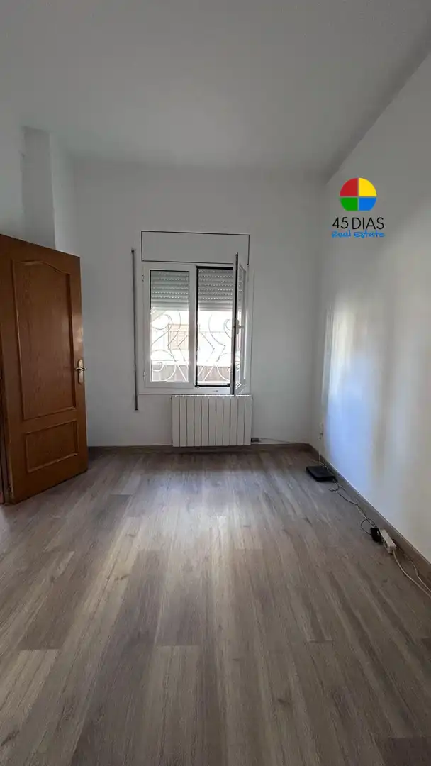 Schlafzimmer von Erdgeschoss zum Verkauf in Ripollet mit Heizung, Parkett und Terrasse