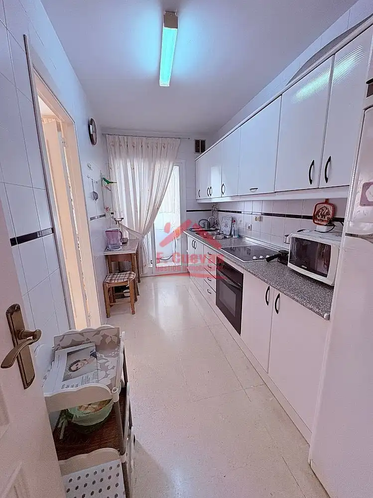 Cuina de Apartament en venda en Vélez-Málaga amb Aire condicionat, Calefacció i Terrassa