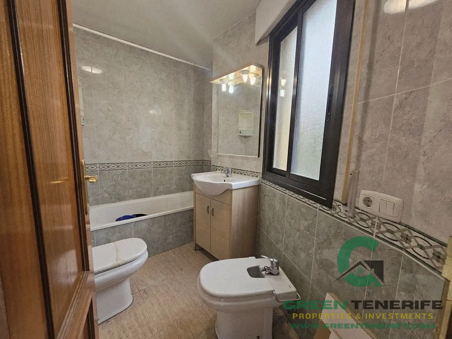 Baño de Piso en venta en Adeje con Trastero y Balcón