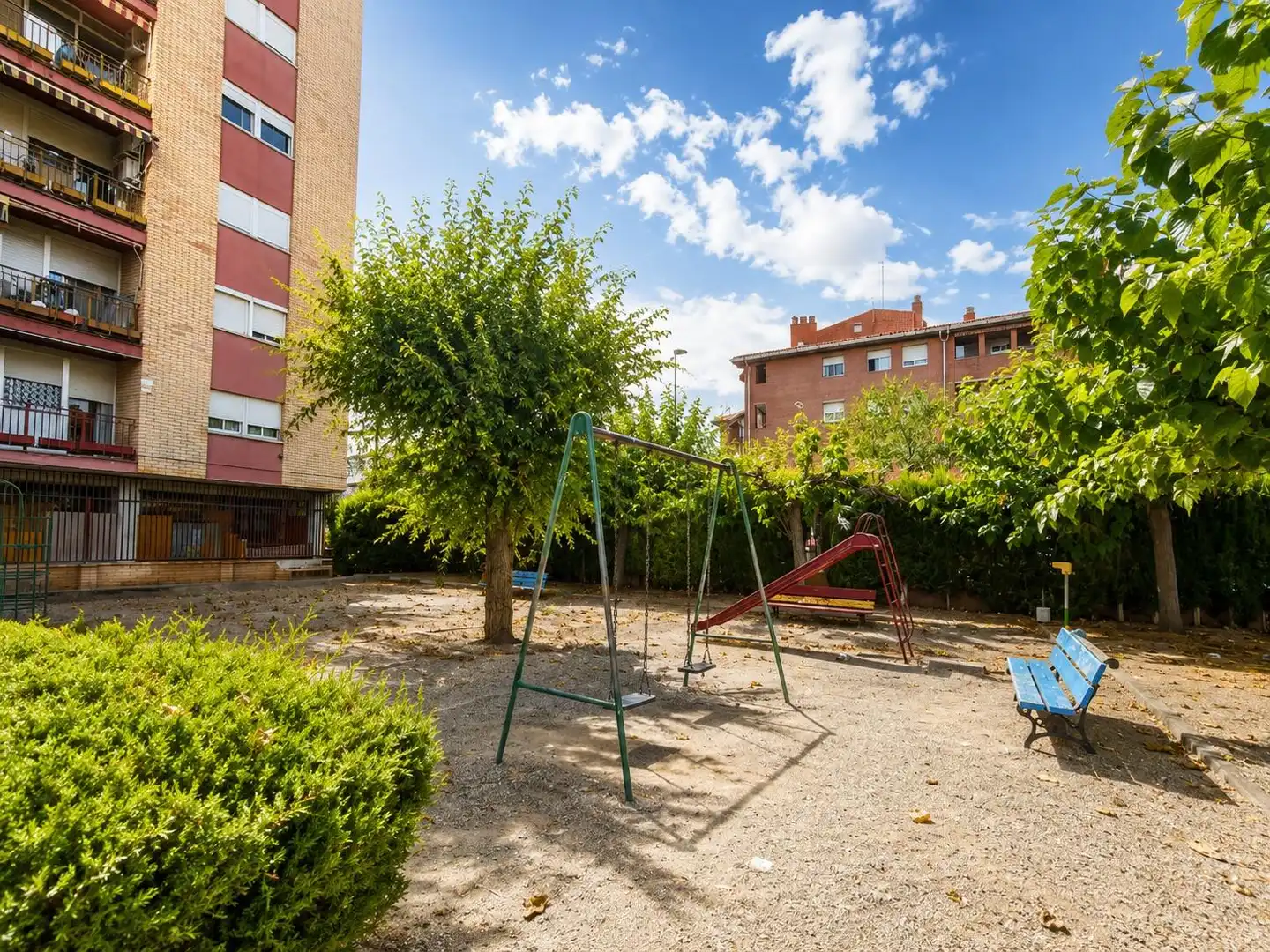 Parking de Piso en venta en Tarragona con Aire acondicionado, Calefacción y Jardín privado