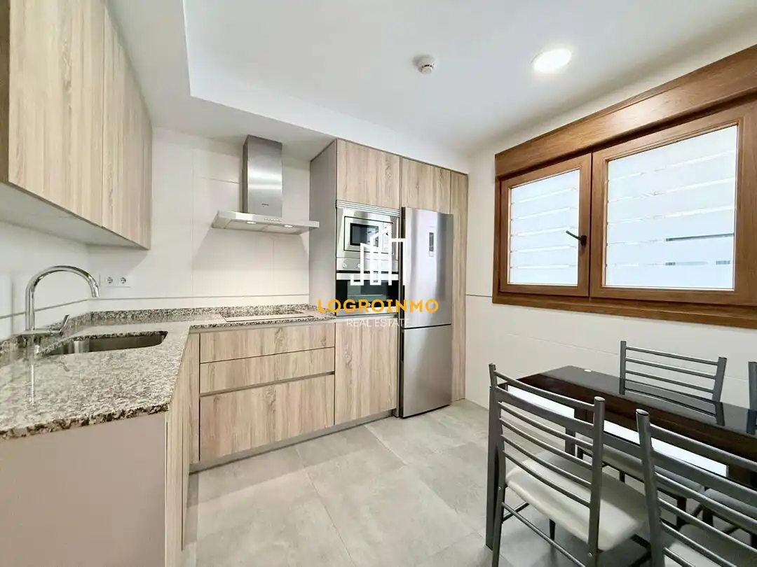 Cocina de Piso de alquiler en  Logroño con Aire acondicionado, Calefacción y Parquet