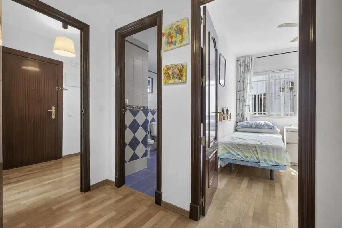 Bedroom of Flat for sale in Sevilla  with Air Conditioner and Heating