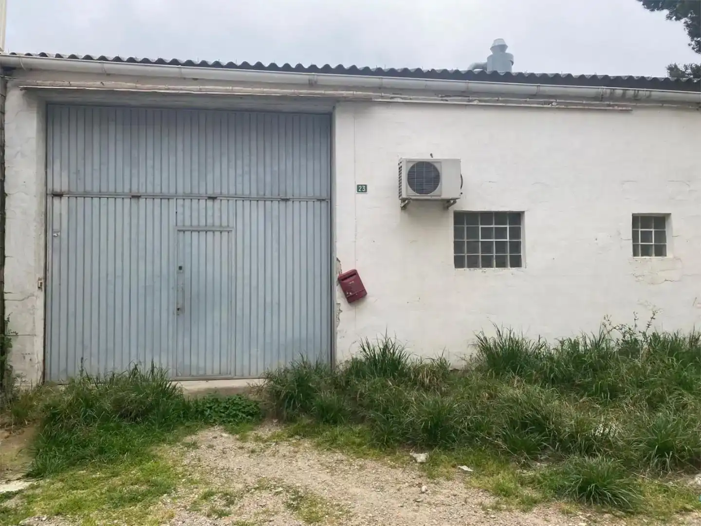 Exterior view of Industrial buildings for rent in Cadrete