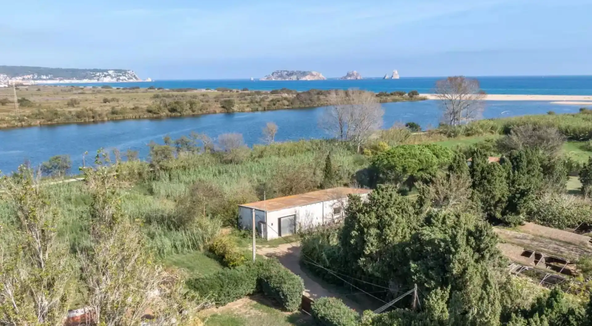 Local en venta en L'Estartit con Calefacción, Terraza y Amueblado