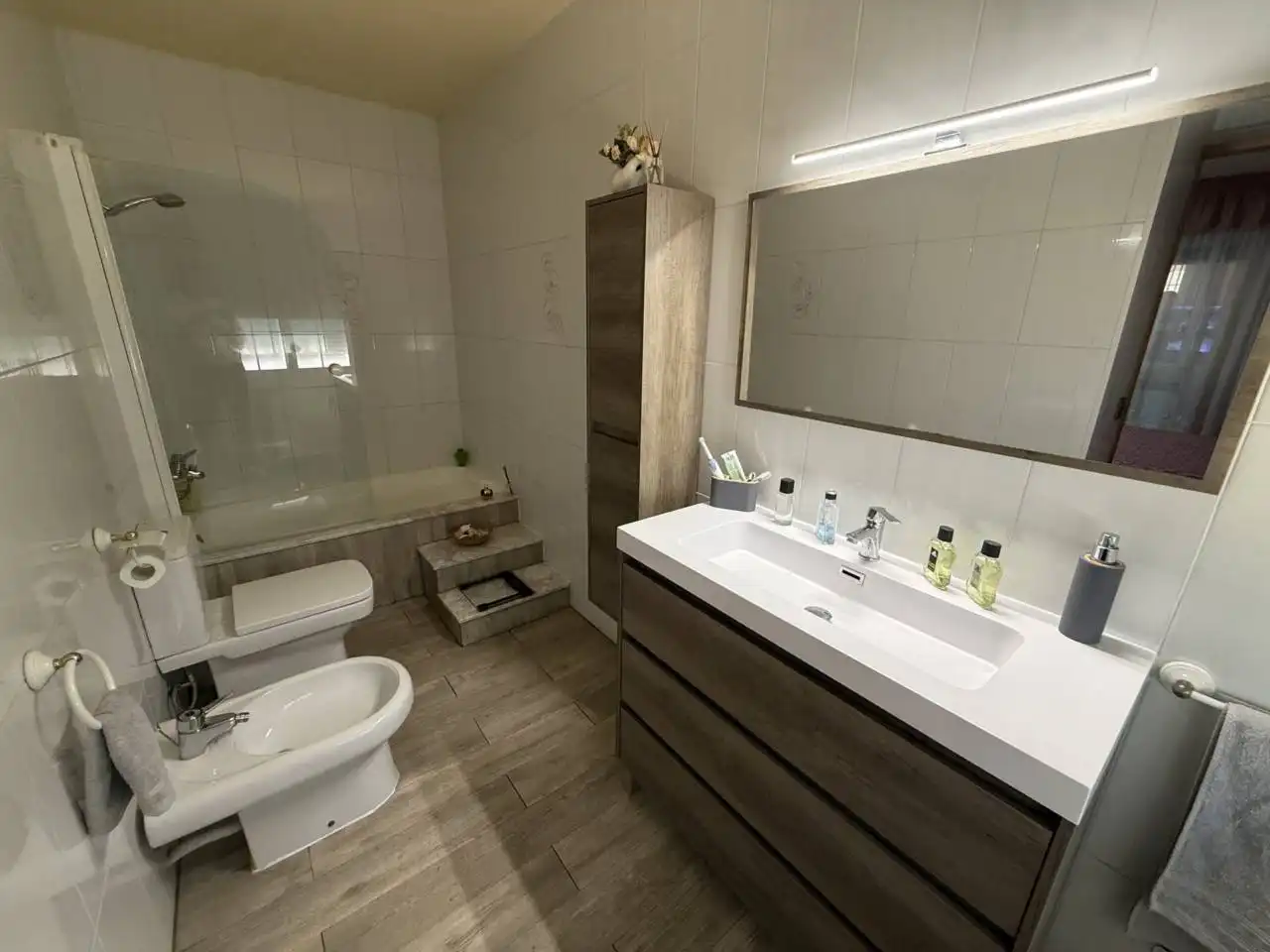 Badezimmer von Wohnungen zum Verkauf in Sabadell mit Klimaanlage, Heizung und Privatgarten