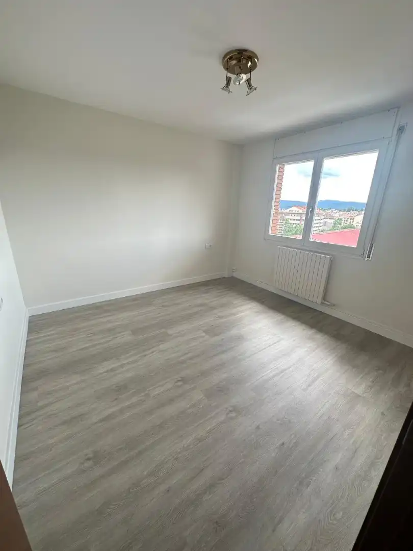 Habitación de Ático de alquiler en Manresa con Calefacción, Jardín privado y Parquet