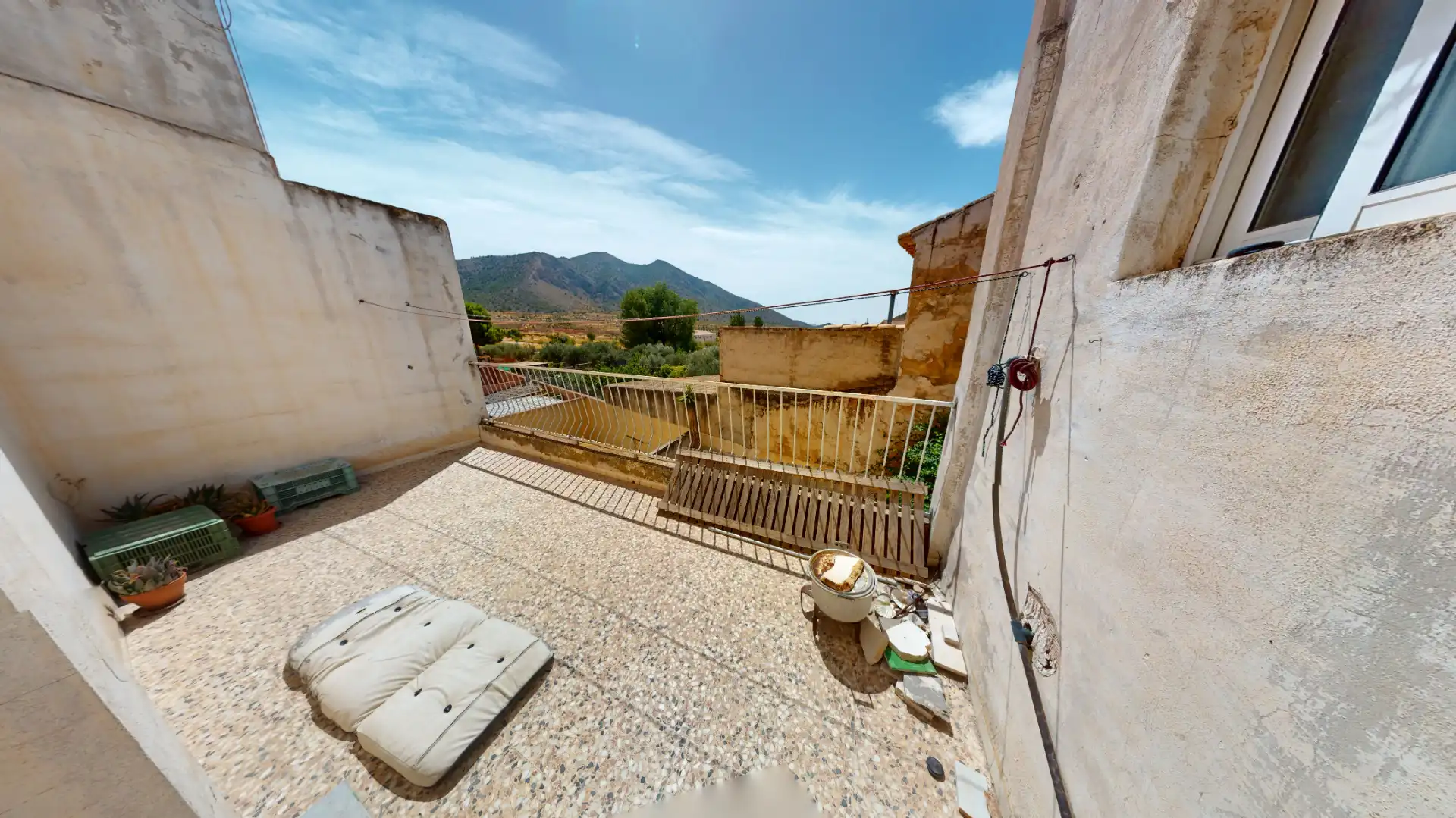 Jardí de Casa adosada en venda en Algueña amb Calefacció, Terrassa i Moblat