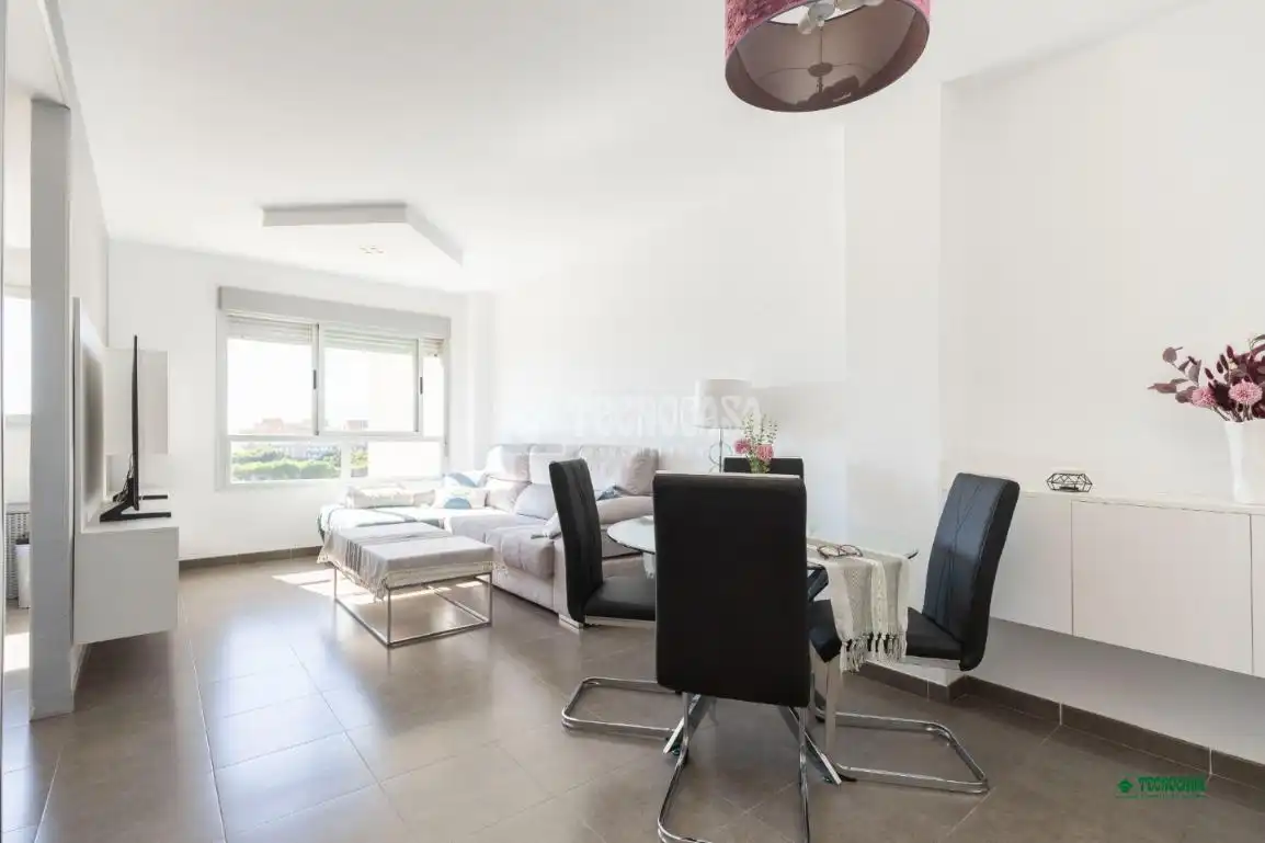 Sala de estar de Piso en venta en Almería con Aire acondicionado y Trastero