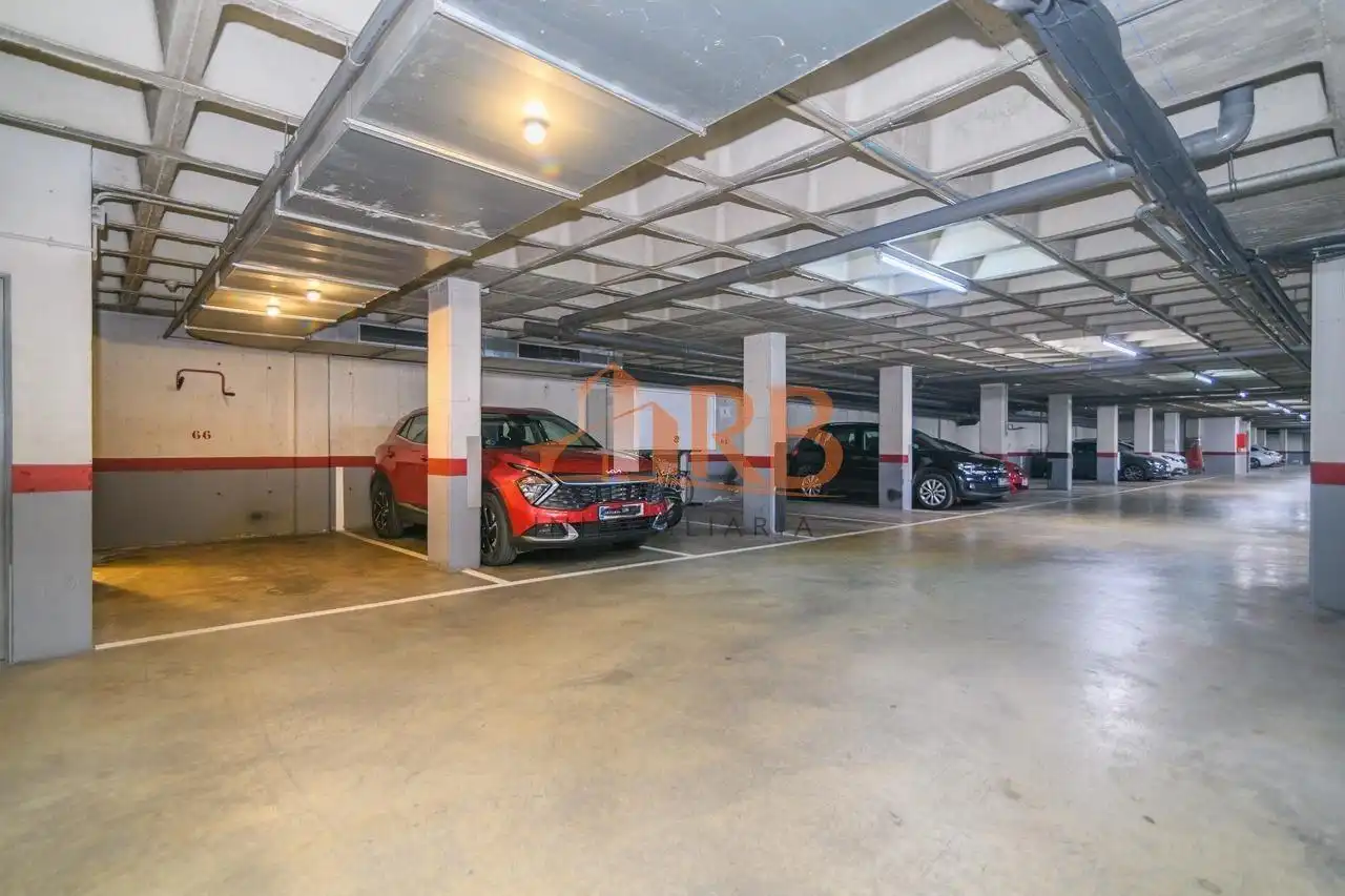 Parking de Ático en venta en Castelldefels con Aire acondicionado, Calefacción y Terraza
