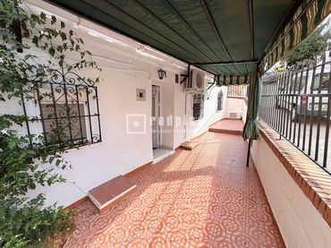 Casa amb jardí en venda a Delgado Carabot