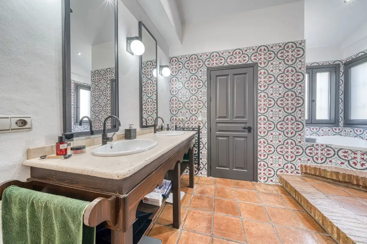 Bany de Casa o xalet en venda en Casares amb Aire condicionat, Jardí privat i Terrassa