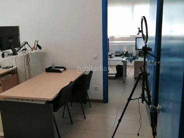Oficina amb ascensor de lloguer a Avinguda Maria Àngels Anglada 2