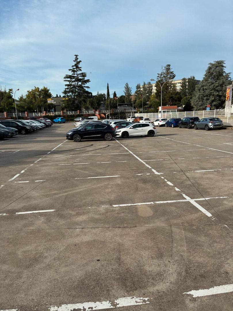 Parking de Terreno industrial de alquiler en Sant Cugat del Vallès