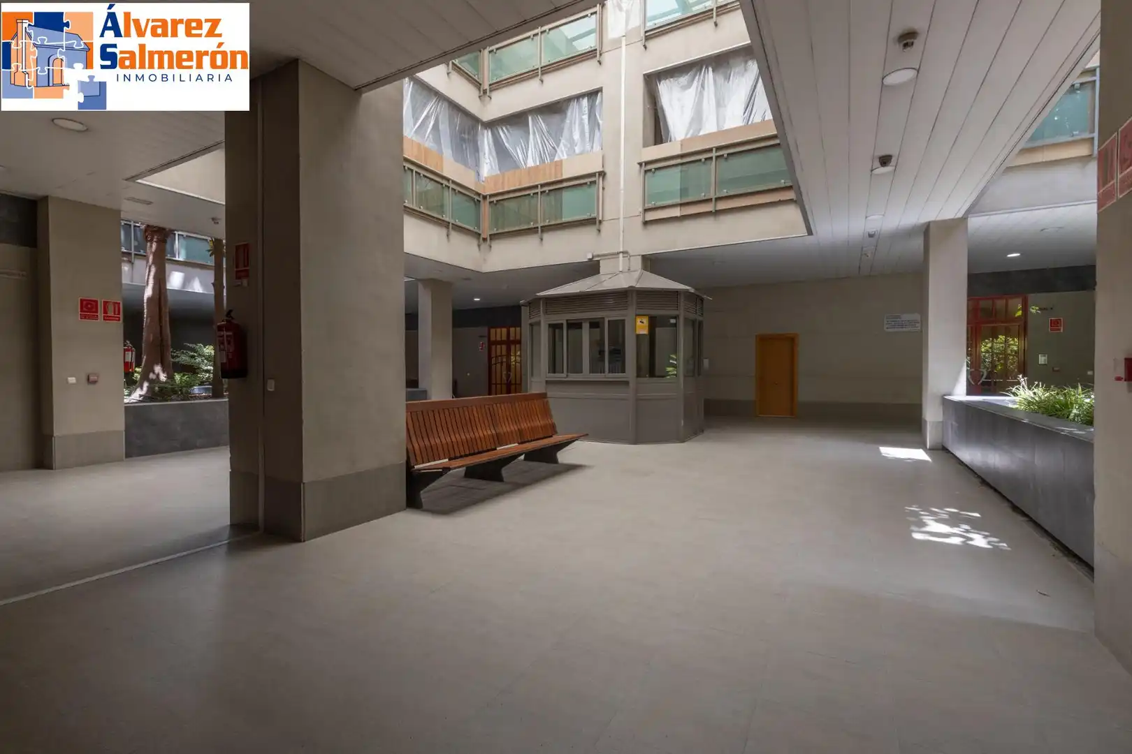 Flat for sale in Granada  with Air Conditioner and Heating
