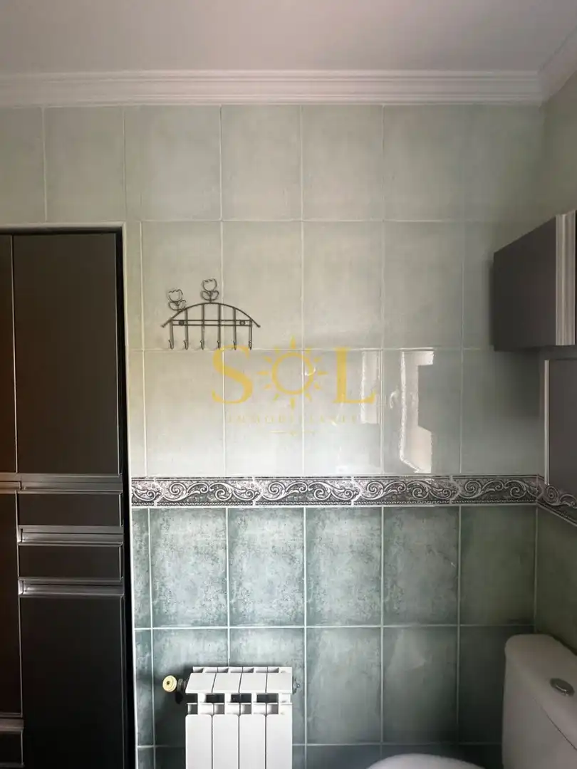 Bany de Casa o xalet en venda en León Capital  amb Calefacció, Jardí privat i Terrassa