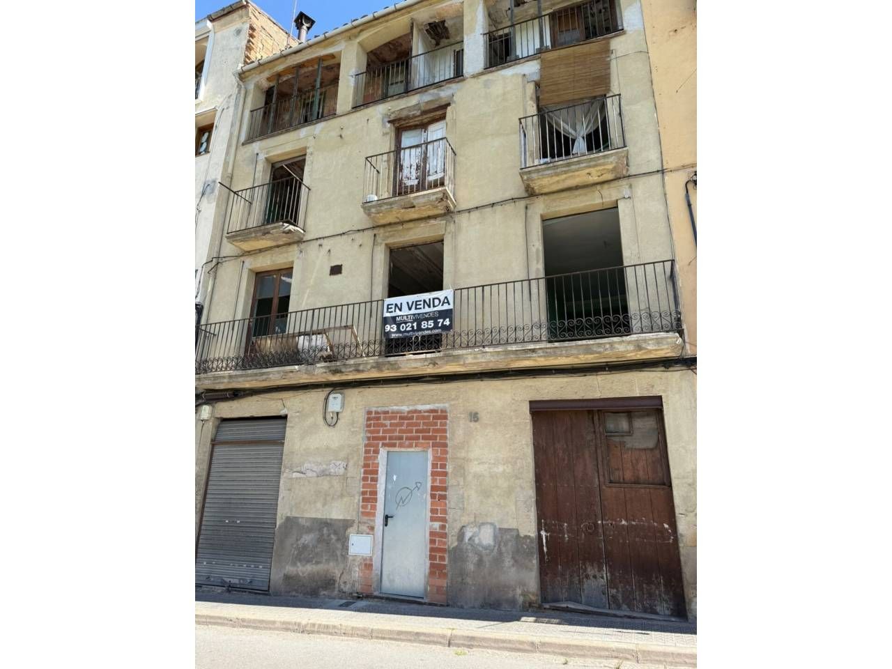 Exterior view of Building for sale in Manresa