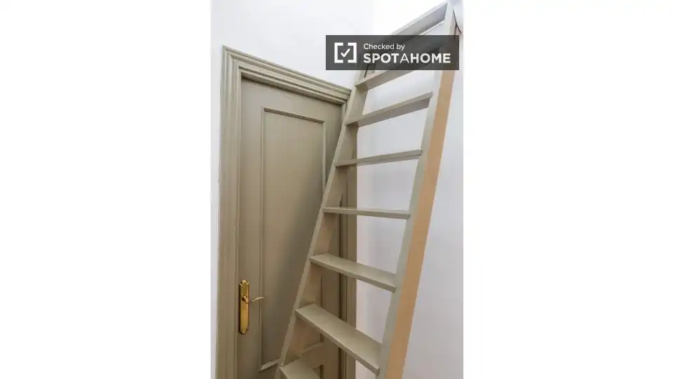 Habitación de Piso de alquiler en Madrid con Aire acondicionado, Calefacción y Amueblado