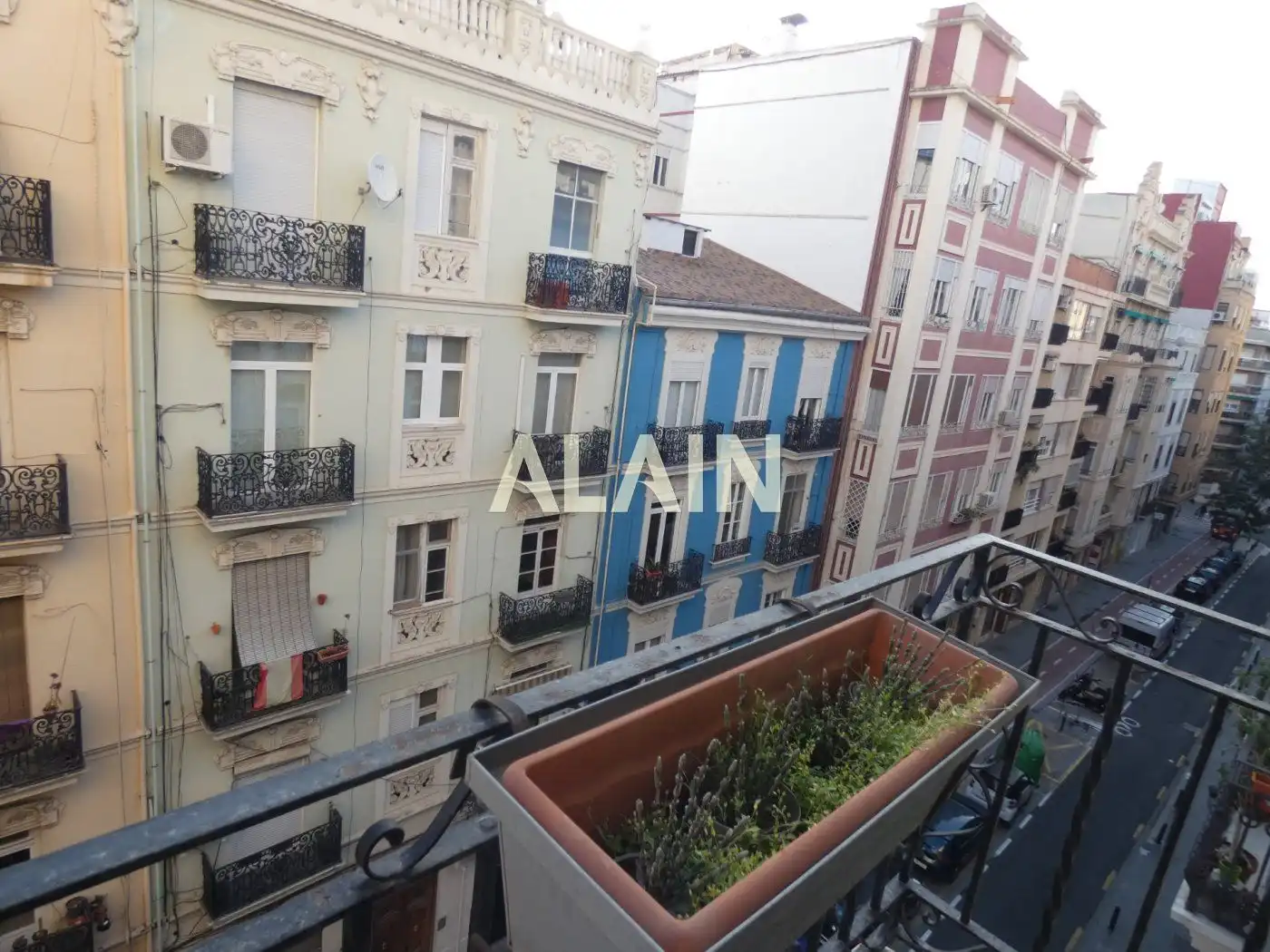 Vista exterior de Pis en venda en Valencia amb Aire condicionat, Parquet i Balcó