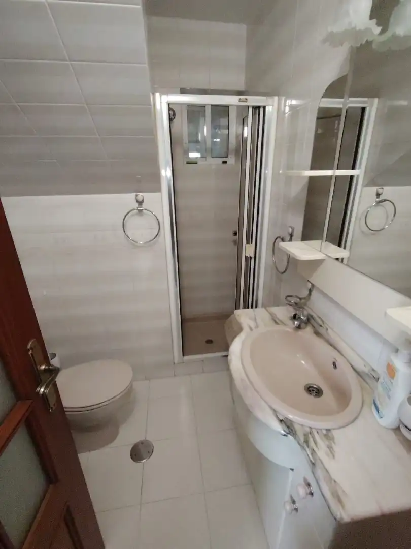 Baño de Casa o chalet de alquiler en Oleiros con Calefacción, Jardín privado y Parquet