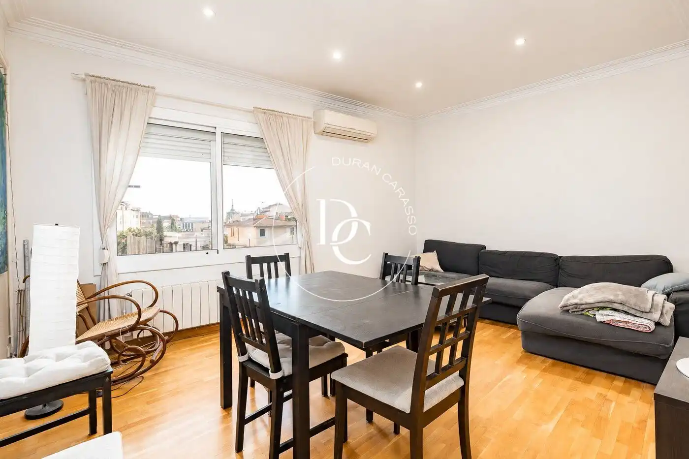 Vista exterior de Piso en venta en Barcelona con Aire acondicionado y Calefacción