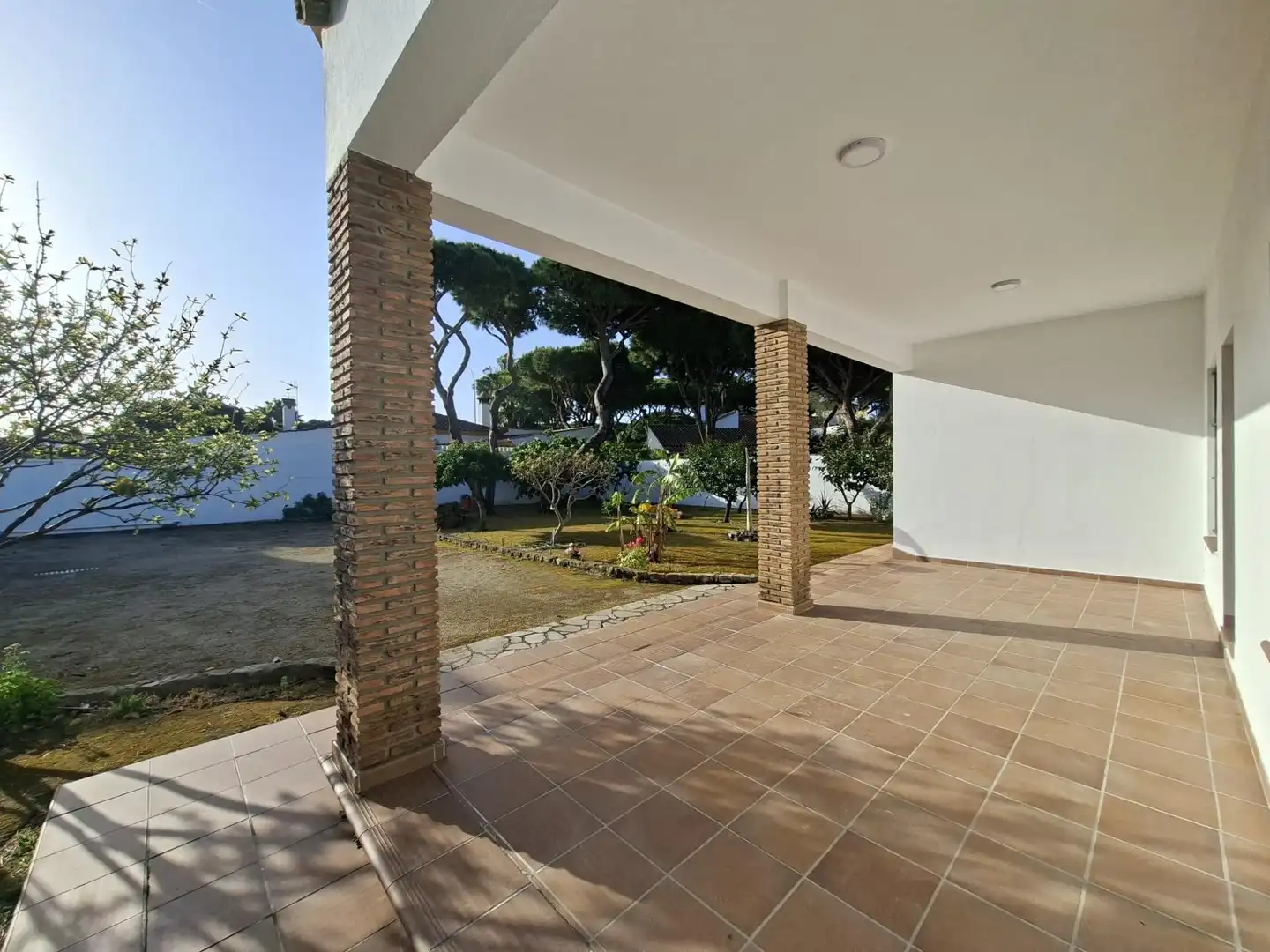 Terrassa de Casa o xalet en venda en Chiclana de la Frontera amb Jardí privat