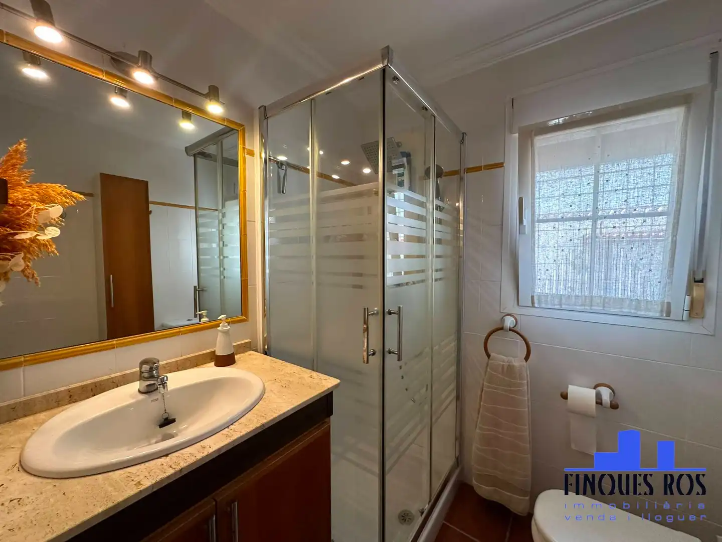 Baño de Piso en venta en Vinaròs con Aire acondicionado, Calefacción y Terraza