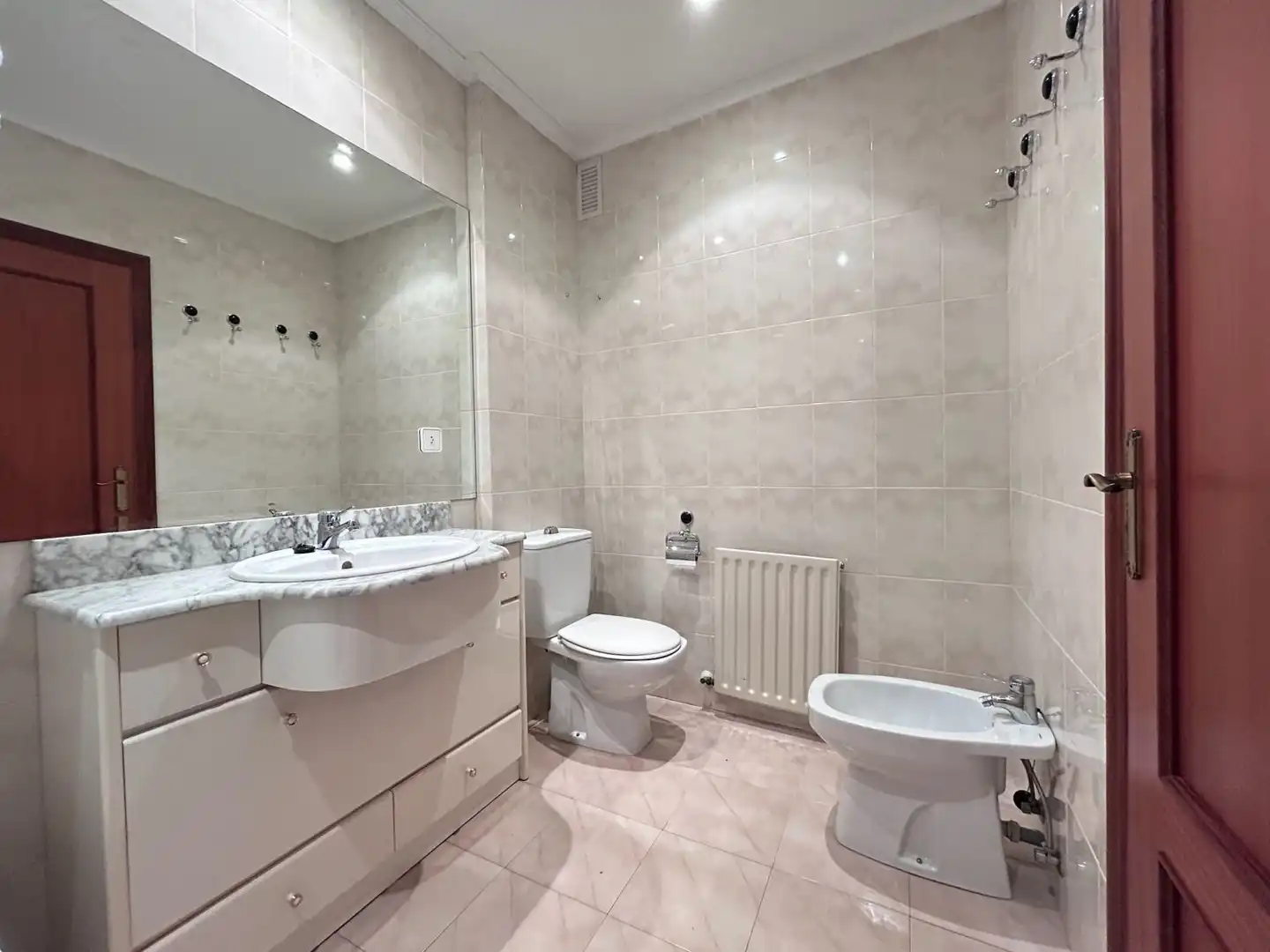 Baño de Casa adosada en venta en Laredo con Calefacción