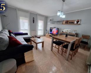 Sala d'estar de Pis en venda en Castellar del Vallès amb Aire condicionat, Calefacció i Jardí privat