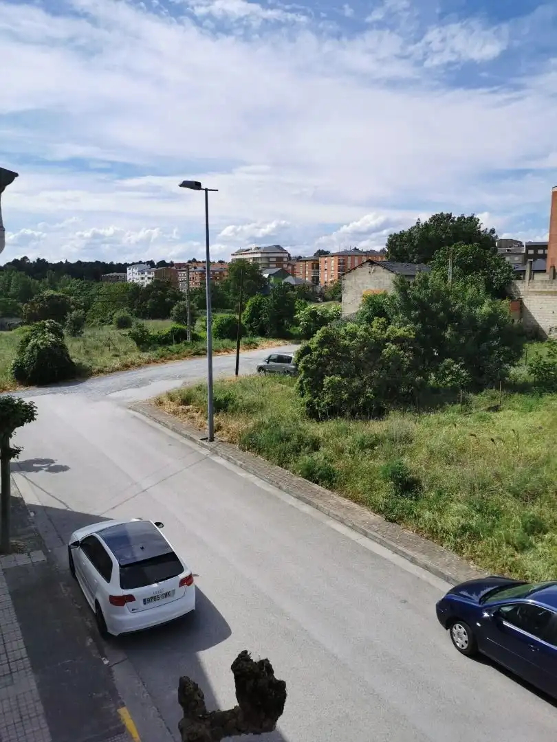 Apartamento de alquiler en Ponferrada con Calefacción, Trastero y Balcón