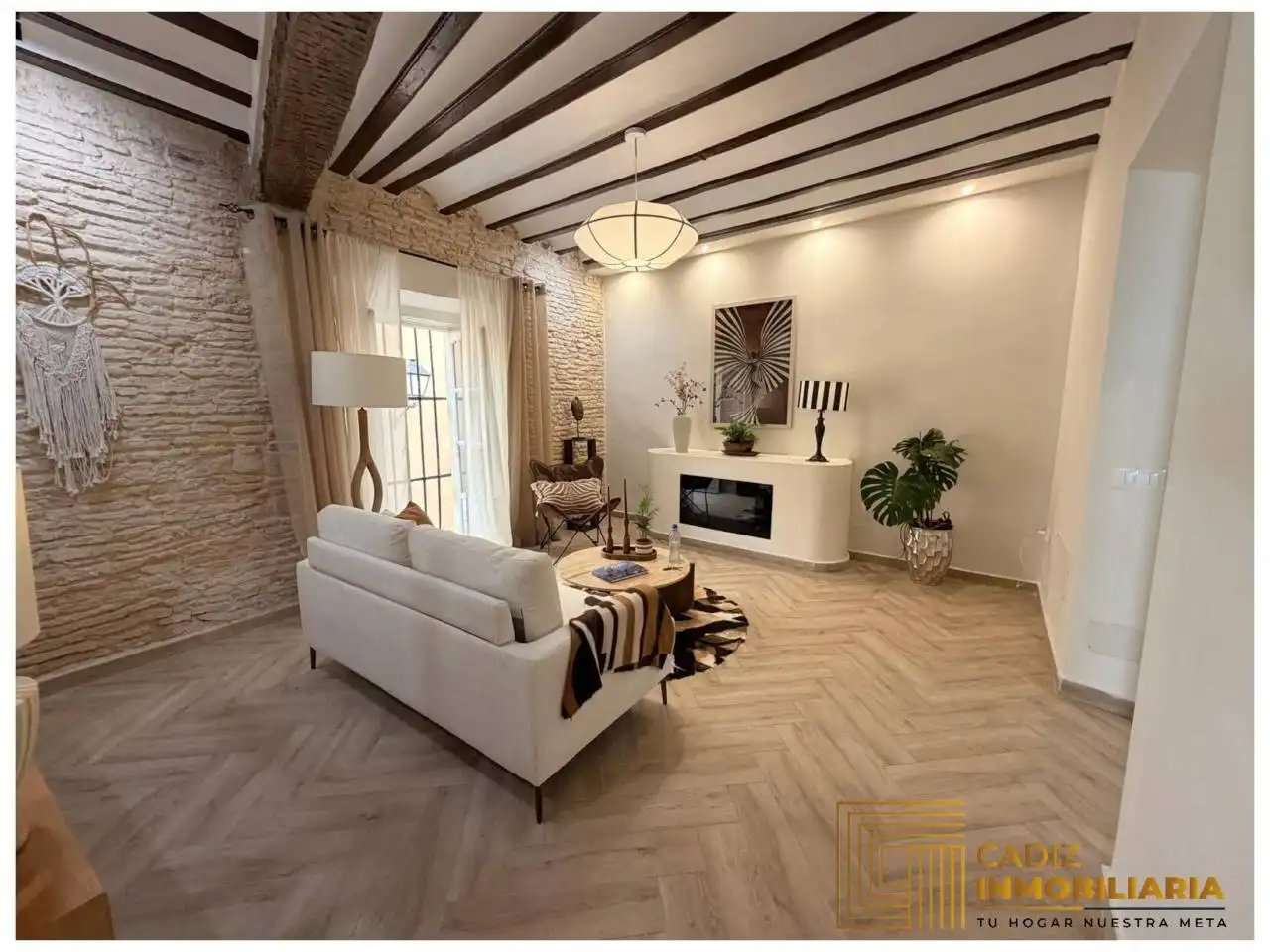Sala d'estar de Pis en venda en Cádiz amb Moblat i Balcó