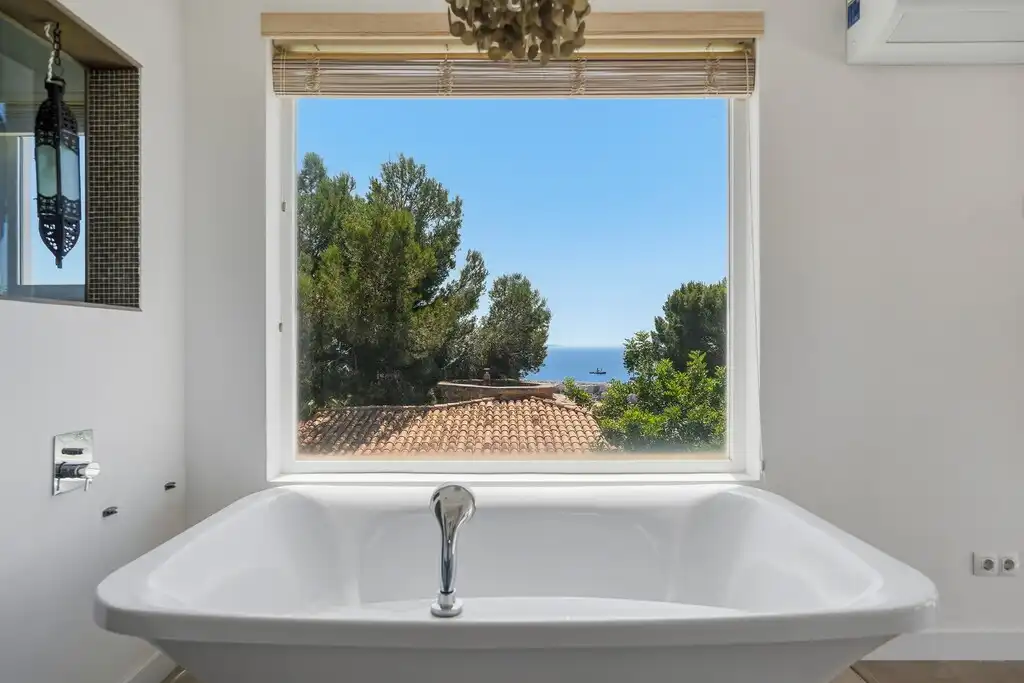 Bany de Casa o xalet en venda en Calvià amb Aire condicionat, Jardí privat i Terrassa