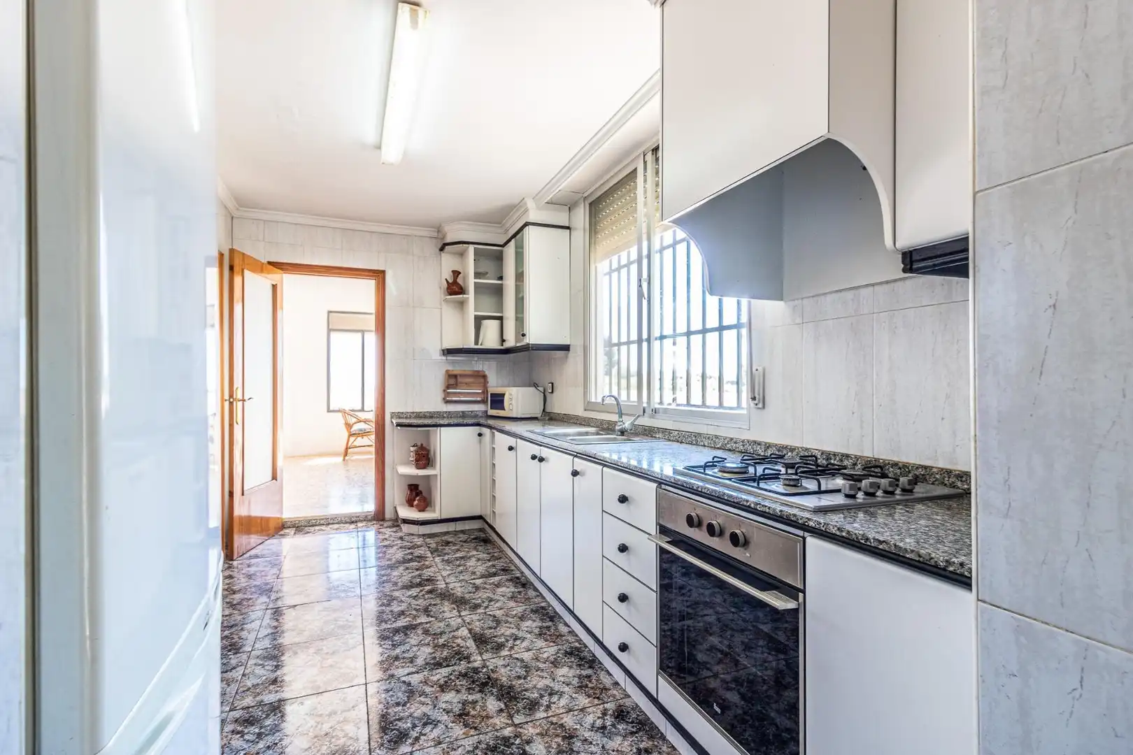 Küche von Haus oder Chalet zum Verkauf in Carlet mit Privatgarten, Terrasse und Schwimmbad