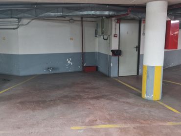 Einzelparkplatz mit Aufzug zur Miete in Rúa Pedralonga 95