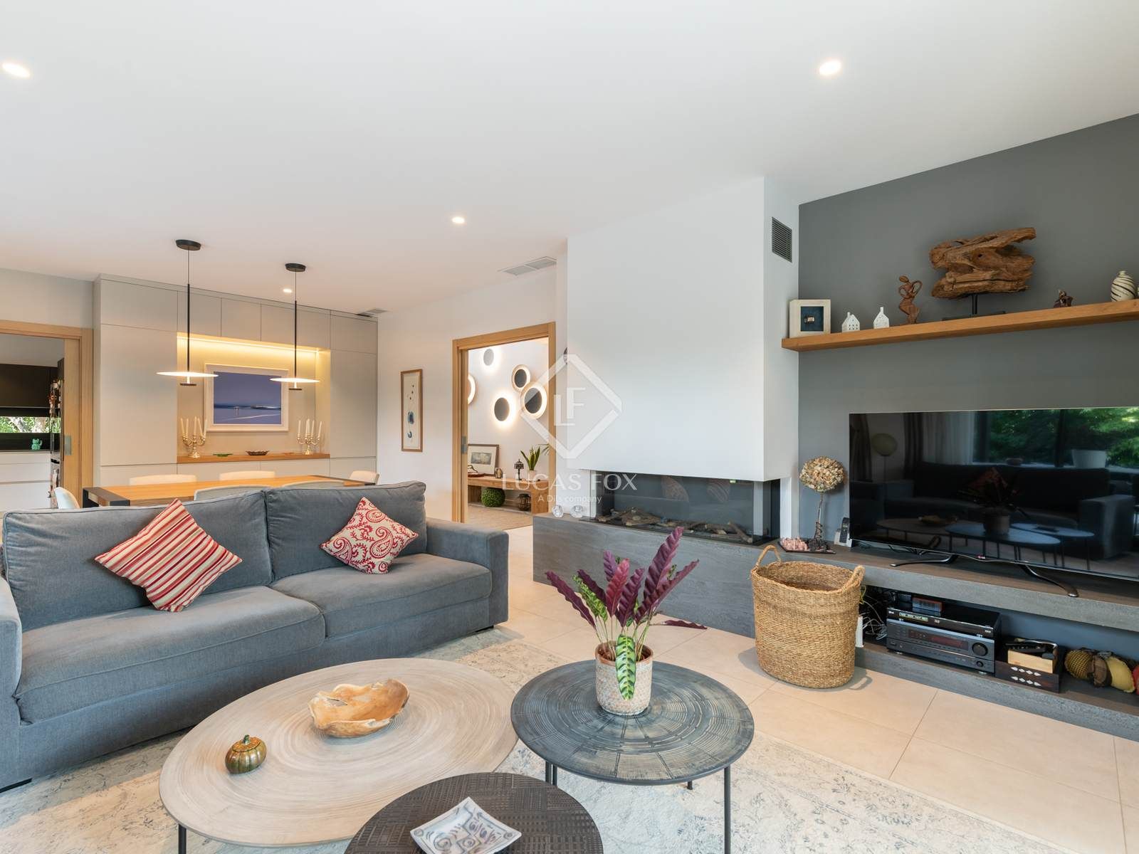 Living room of House or chalet for sale in Sant Cugat del Vallès  with Air Conditioner, Private garden and Parquet flooring