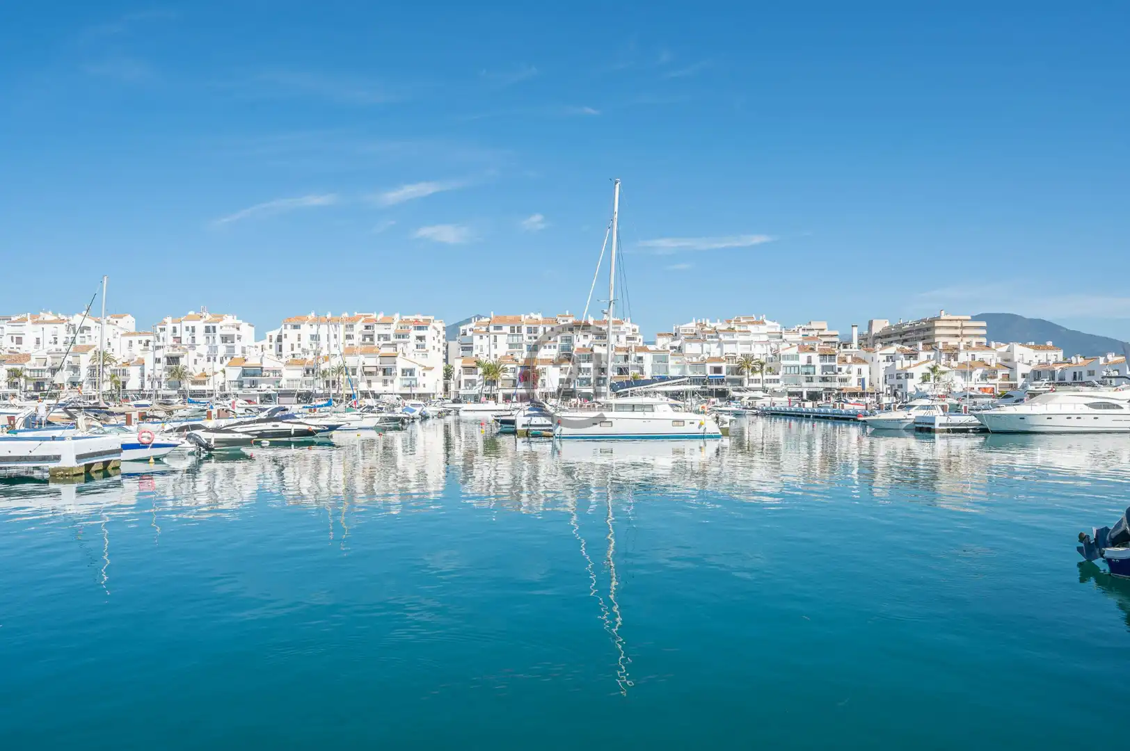 Vista exterior de Àtic en venda en Marbella amb Aire condicionat, Calefacció i Terrassa
