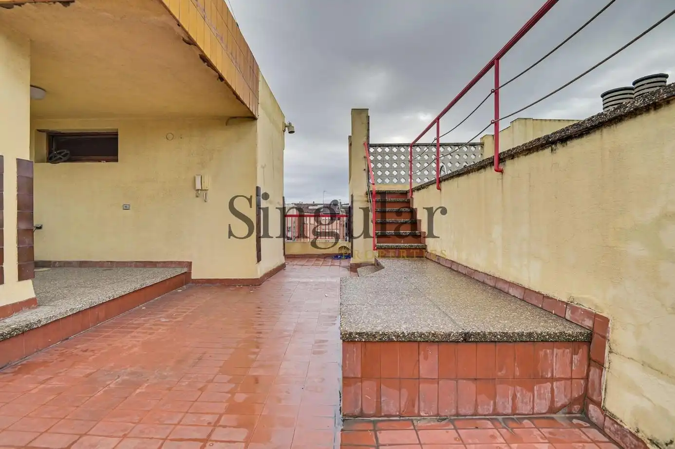 Terraza de Ático en venta en Barcelona con Calefacción, Terraza y Piscina