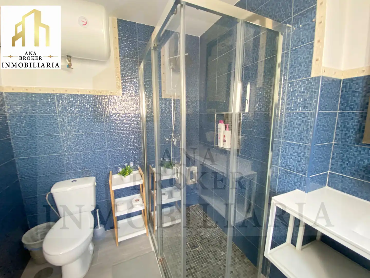 Bany de Casa o xalet en venda en Ronda amb Aire condicionat, Terrassa i Moblat