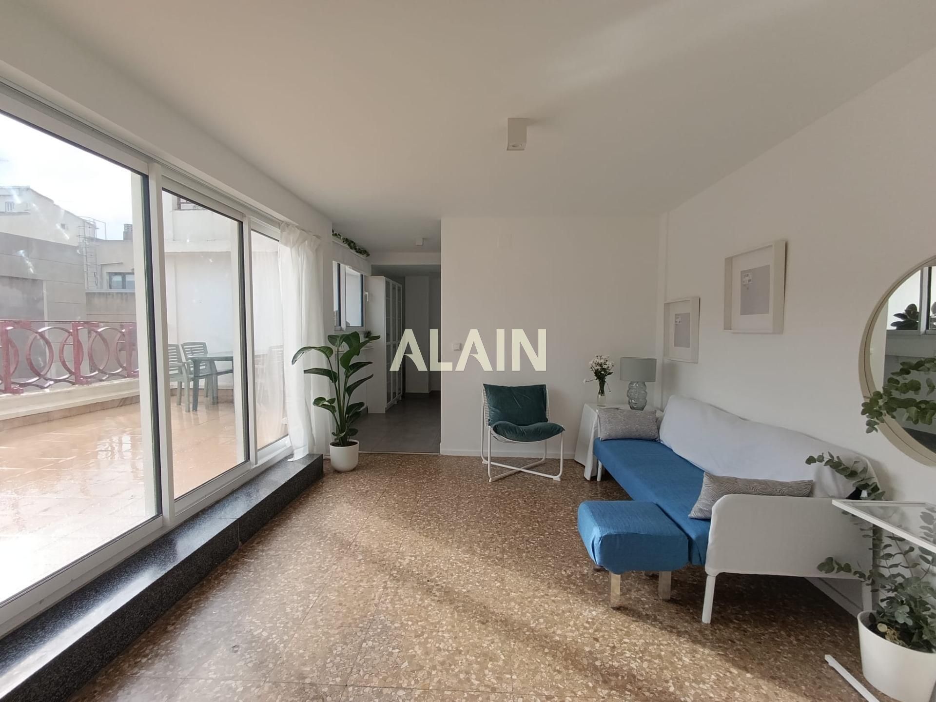 Sala d'estar de Àtic de lloguer en  Valencia Capital amb Aire condicionat, Terrassa i Balcó