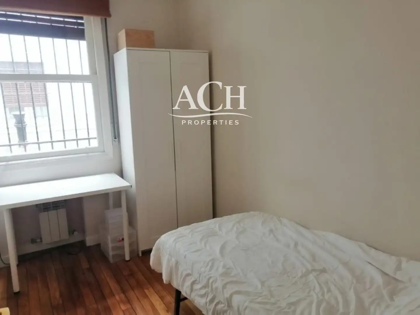 Schlafzimmer von Wohnung zur Miete in Bilbao  mit Heizung, Terrasse und Möbliert